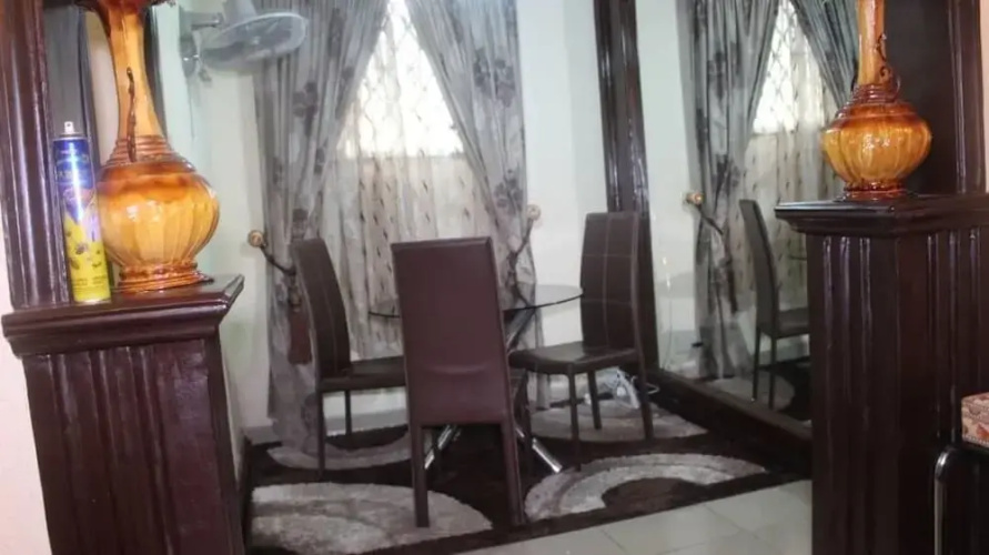 Tobby Royal Suites