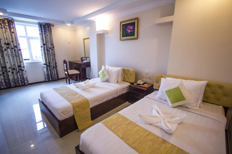 Good Luck Day Hotel