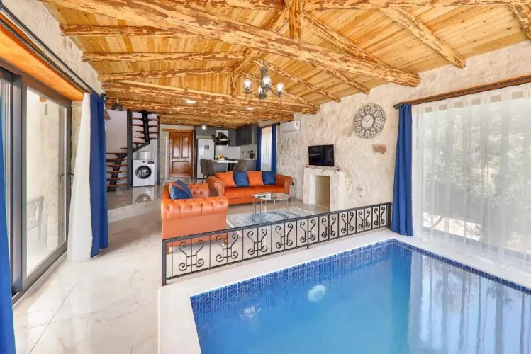 2 Bedrooms Villa