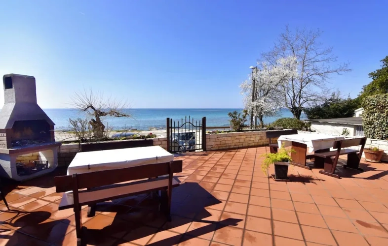 Sea-view Studio in a Quiet Area