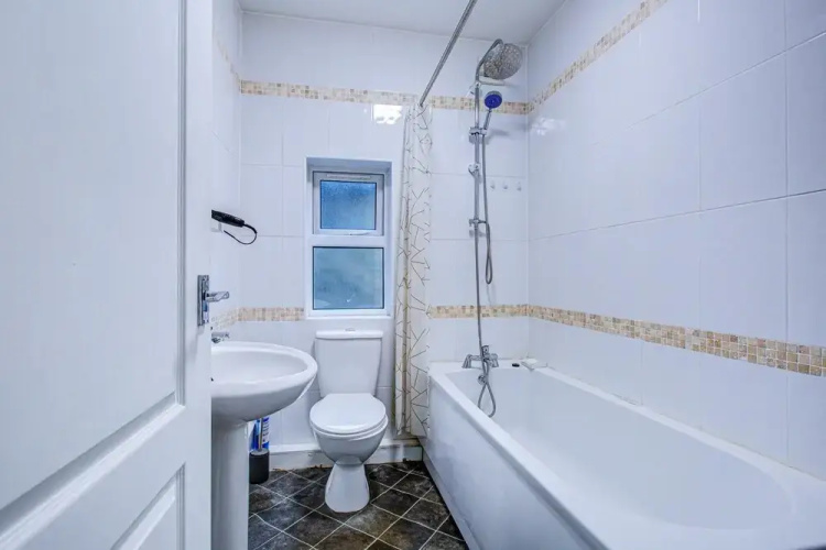 3 Bedroom Flat Central Gillingham Town