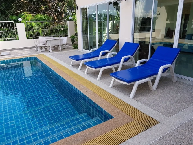 5 Bedrooms Luxury Villa