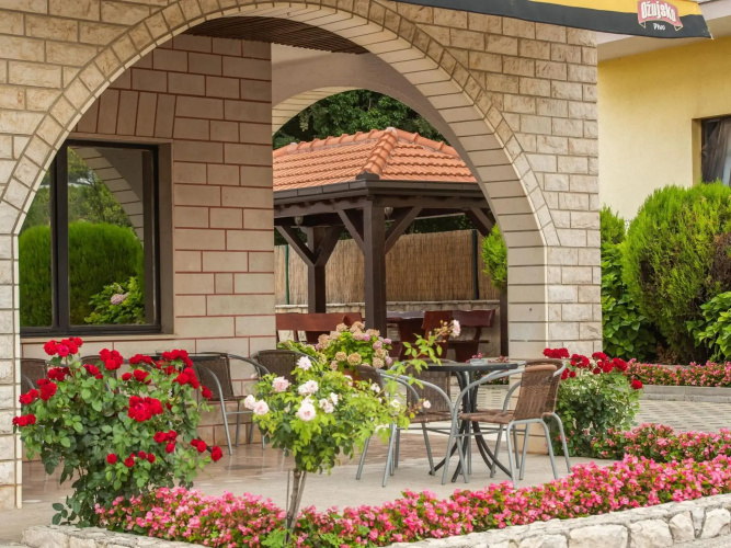 Apartment in Imotski Near Blue Lake