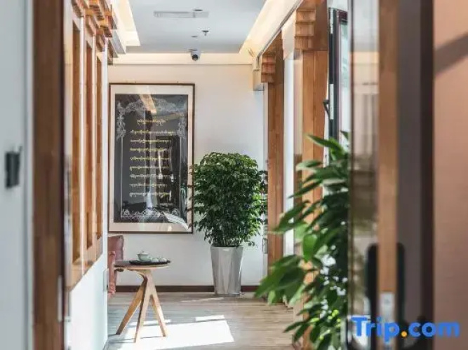 Langjie Light Luxury Hotel