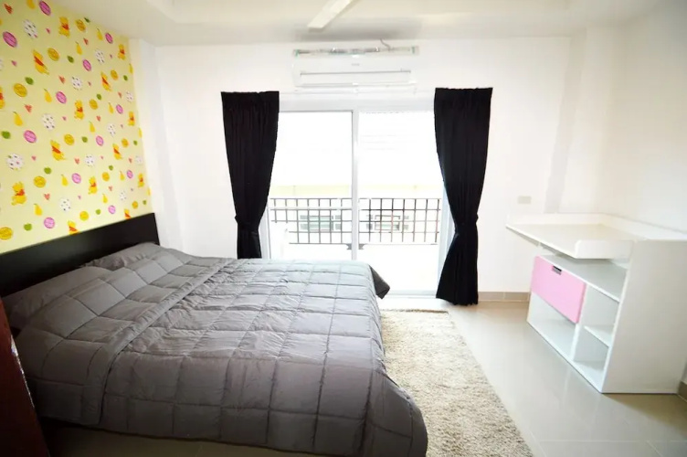 Deluxe Jacuzzi Townhome