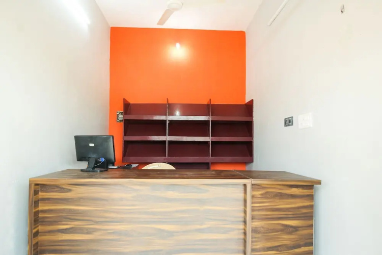 Hotel Srn by OYO Rooms