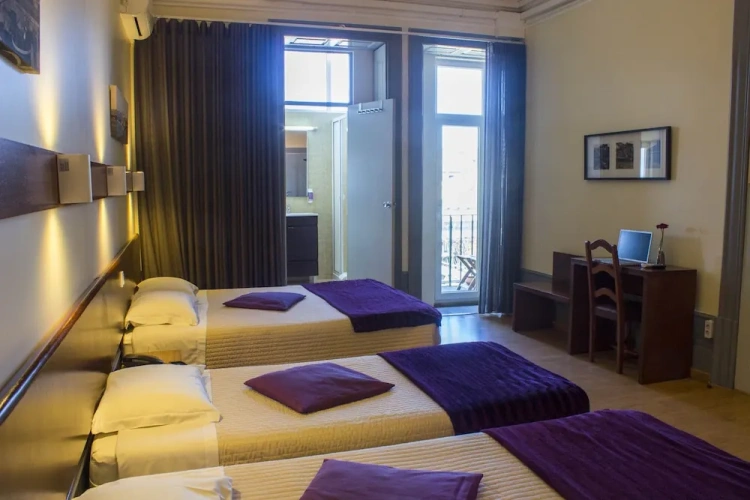 1 Bedroom Standard Quadruple Family room with balcony and with garden view