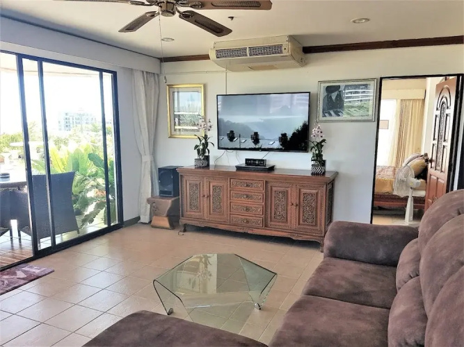 Fantastic 2 bed With Huge Balcony & sea Views