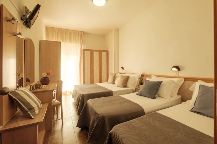 Standard Quadruple room with balcony
