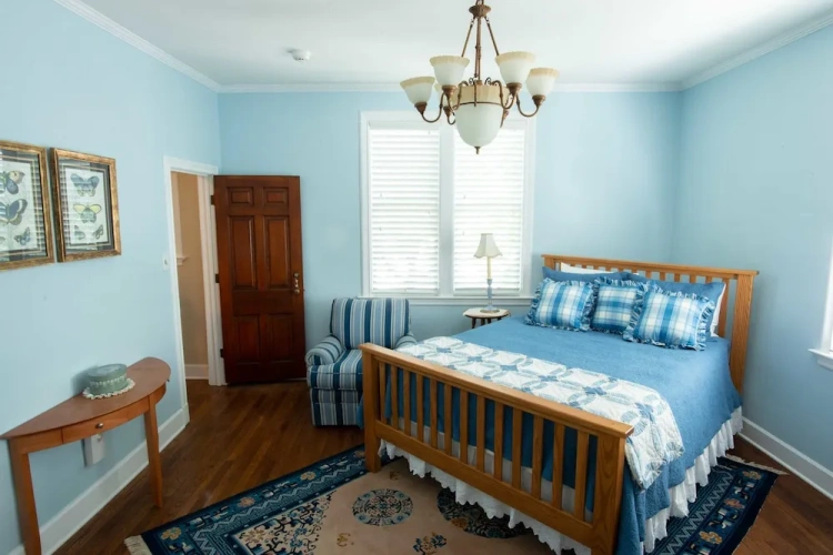 Standard room with city view