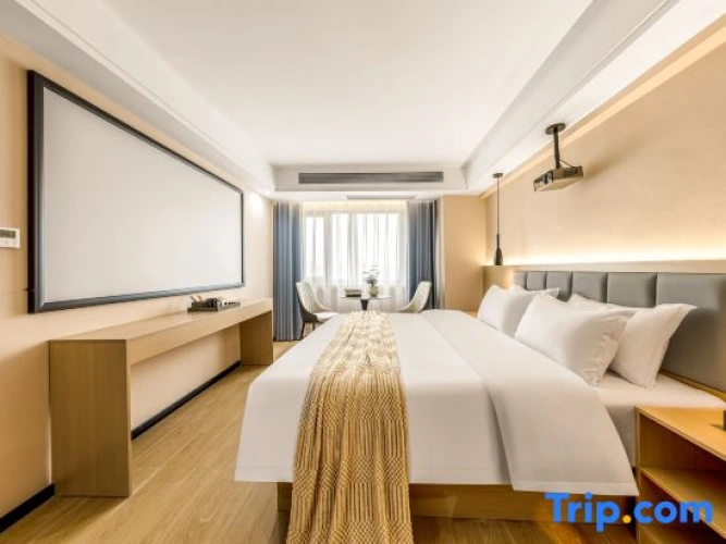 Standard Double room with city view