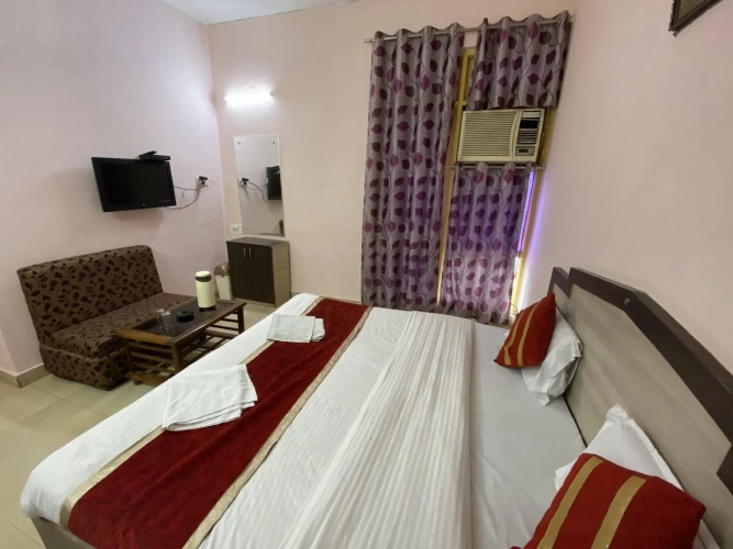 Deluxe Double room with city view