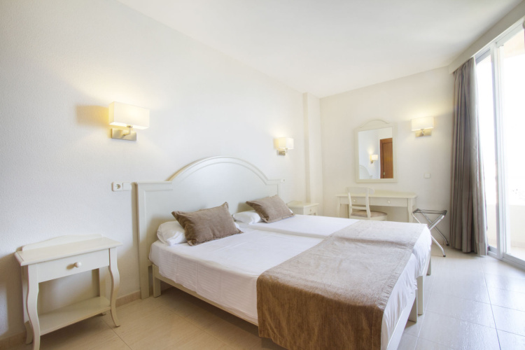 Garbi Cala Millor photo 7