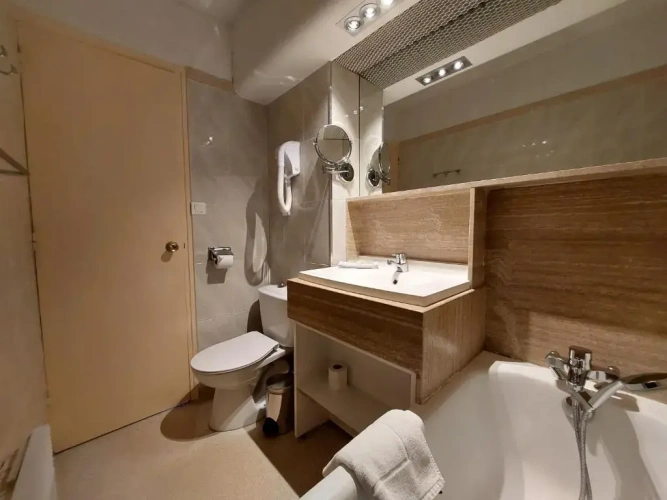 Standard Quadruple room with balcony and with mountain view