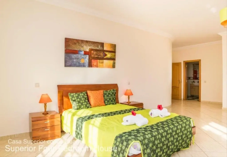 4 Bedrooms Superior Cottage