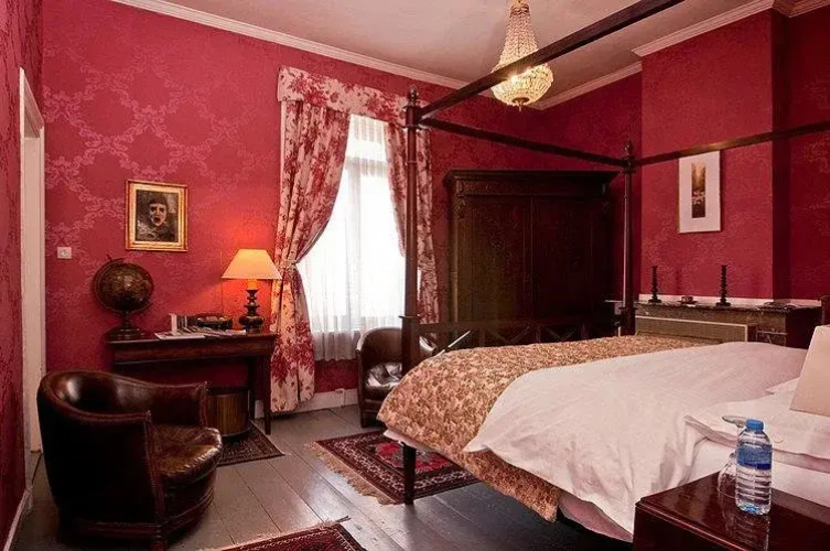 De Baron Bed  Breakfast