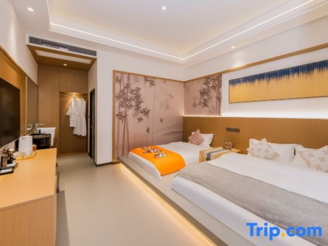 Standard Twin Family room