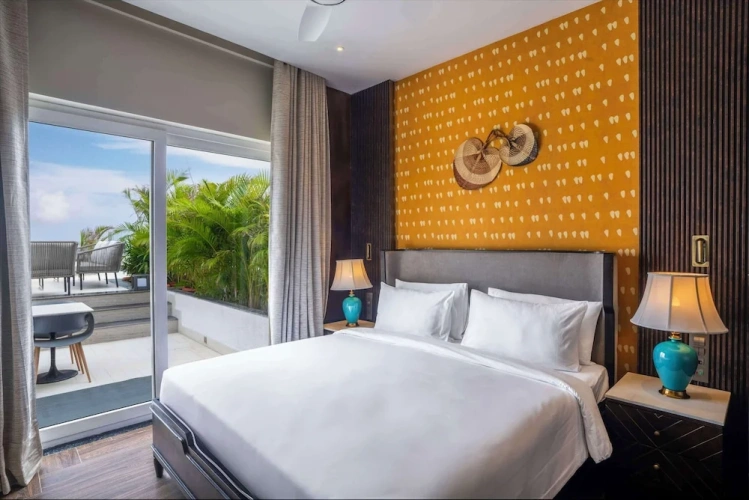 Suite with balcony