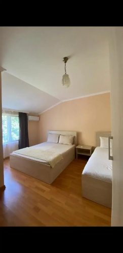 Guest House Lazuri