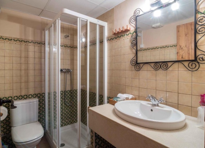 3 Bedrooms Apartment