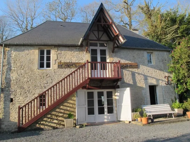 4 Bedrooms Cottage