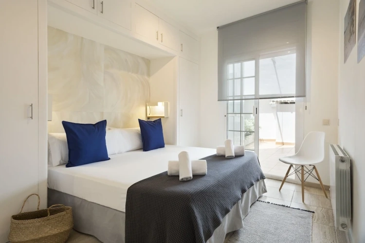 2 Bedrooms Luxury Apartment with sea view
