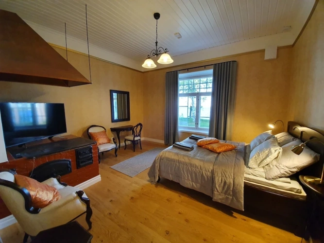 Suite with lake view