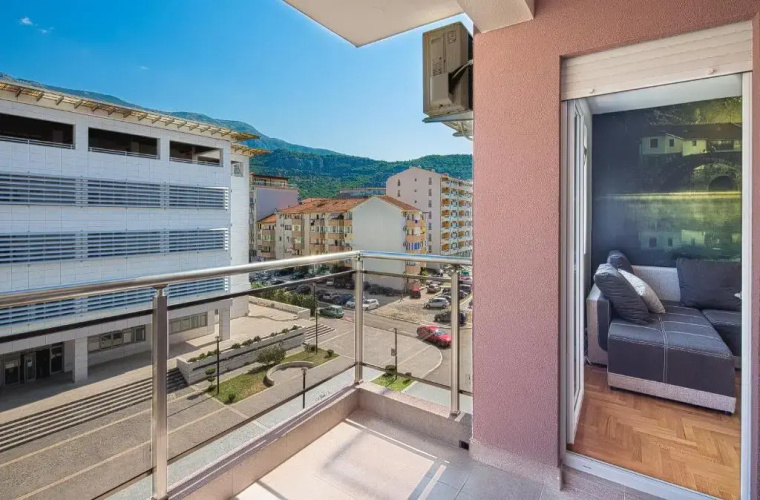 Apartment S&S