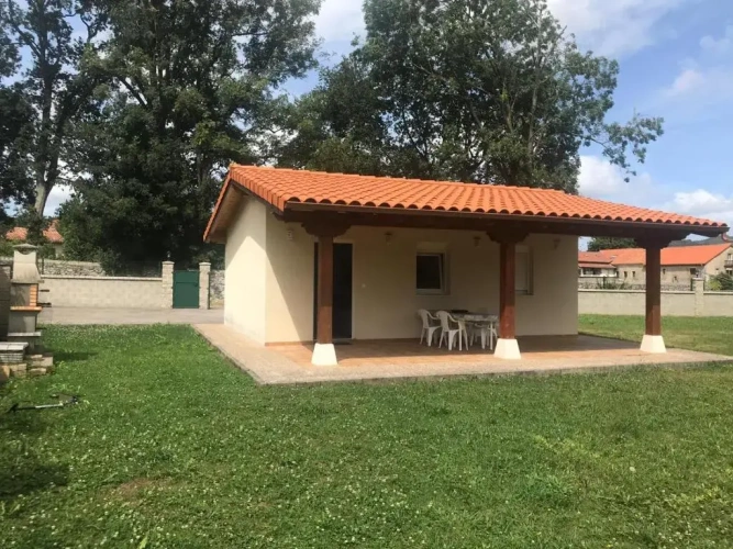 2 Bedrooms Cottage