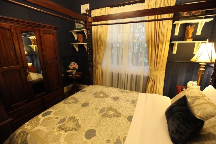 3 Bedrooms Luxury Cottage with balcony