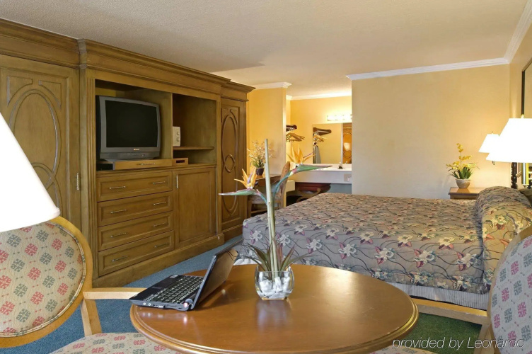 Americas Best Value Inn & Suites Melbourne