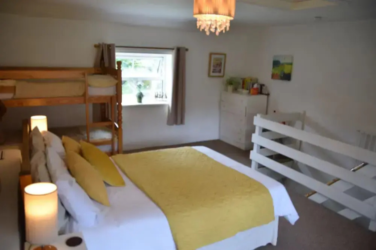 Sweetbriar Cottage B&B and Camping