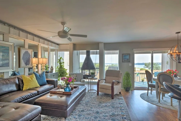 3 Bedrooms Apartment