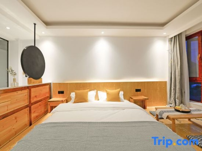 Standard Double room with lake view