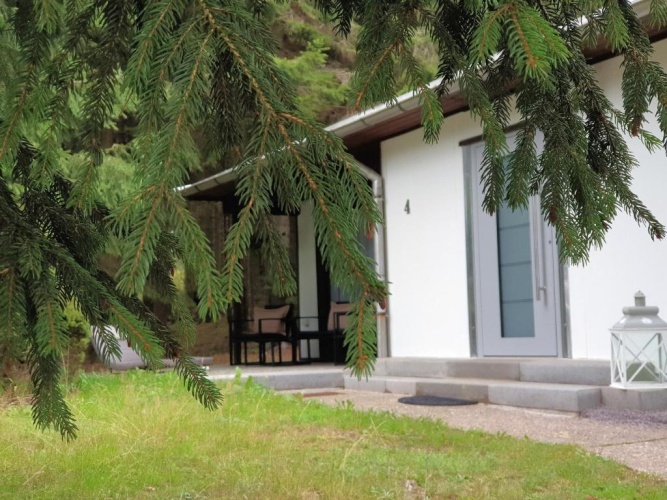 3 Bedrooms Single Bungalow