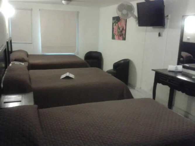 Standard Triple room