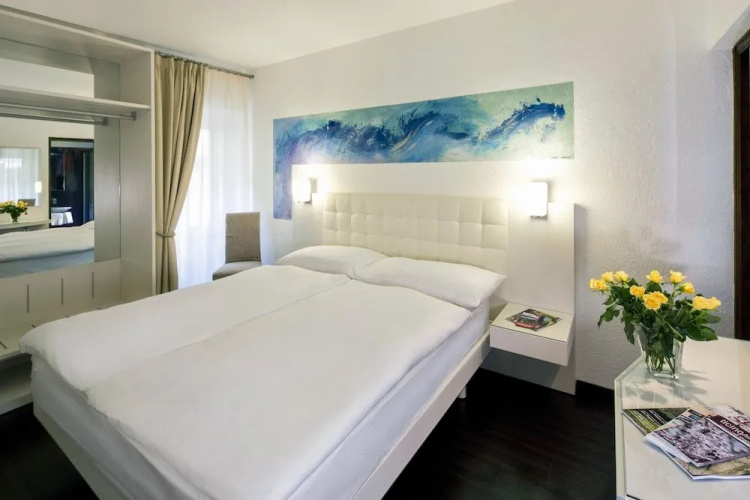 Hotel America