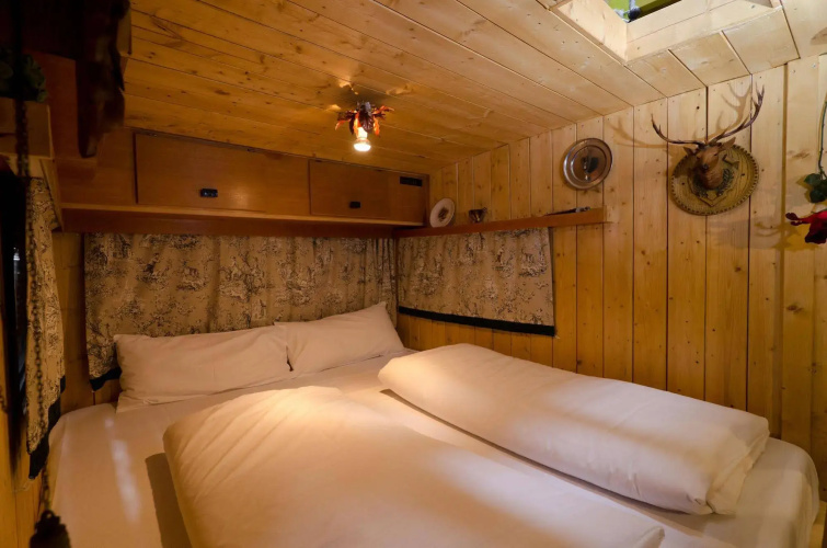 BaseCamp Bonn - Hostel