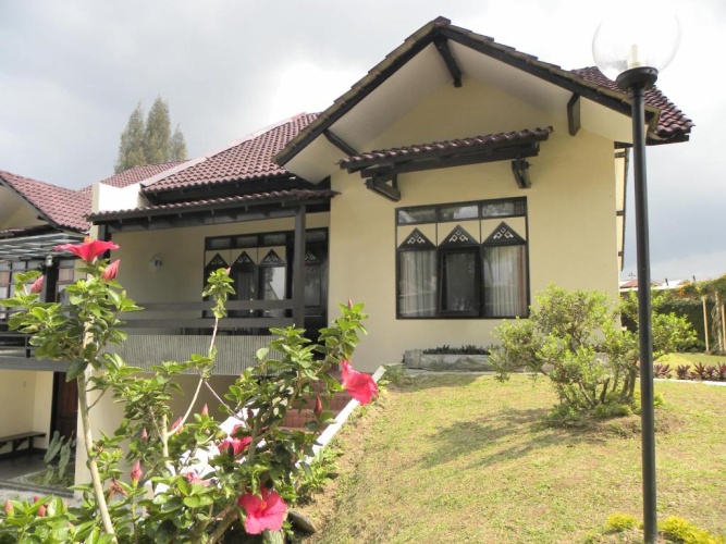 Family Cottage with view