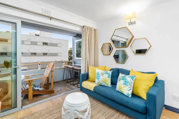 Clifton Studio 104