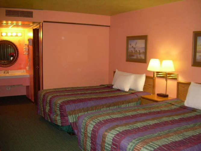 83 Motel
