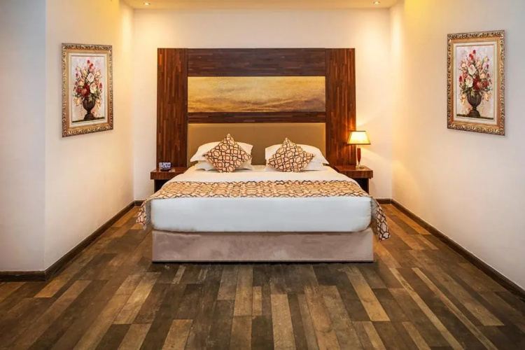 Helat hotel