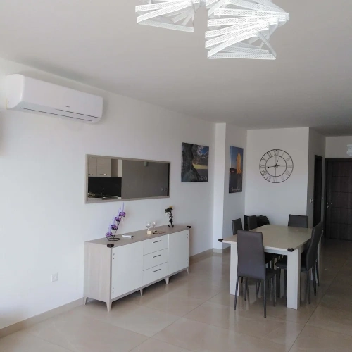 2 Bedrooms Apartment with balcony and with city view