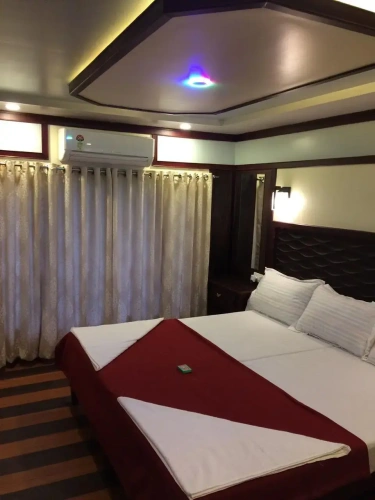 5 Bedrooms Suite