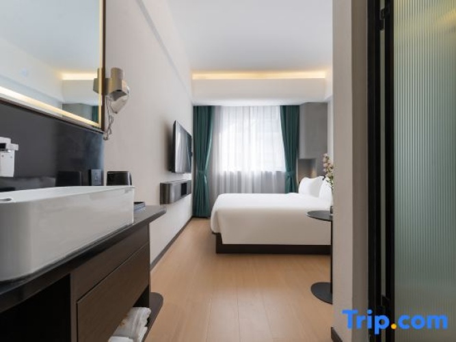Standard Double room with view