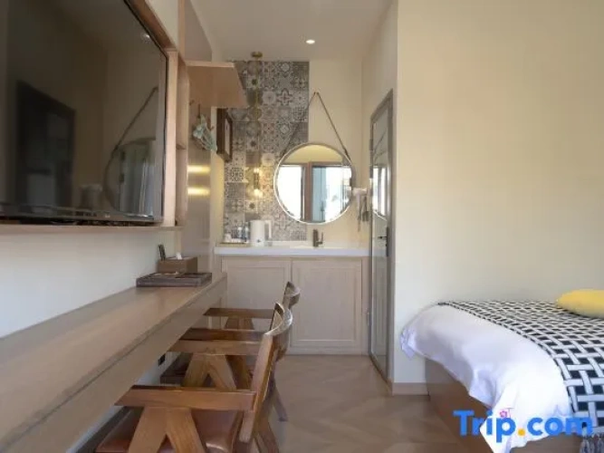 Luxury Single Family Cottage