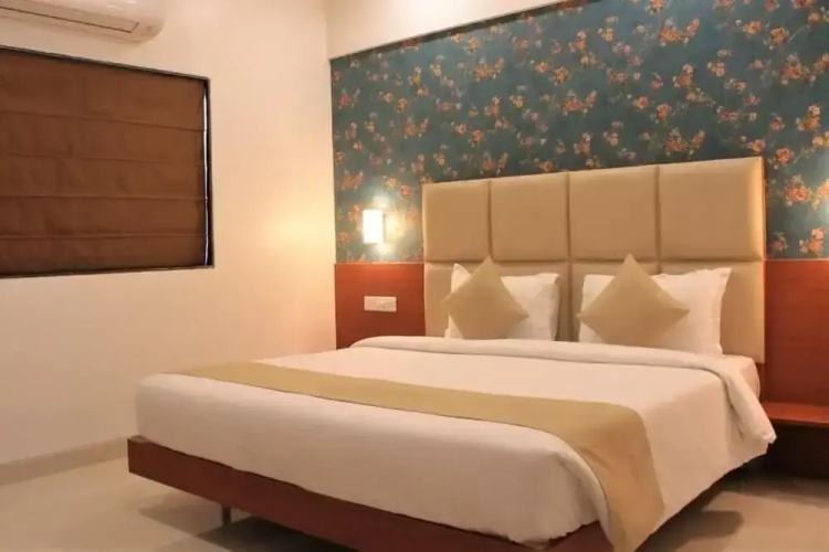 Magnus Square Business Hotel