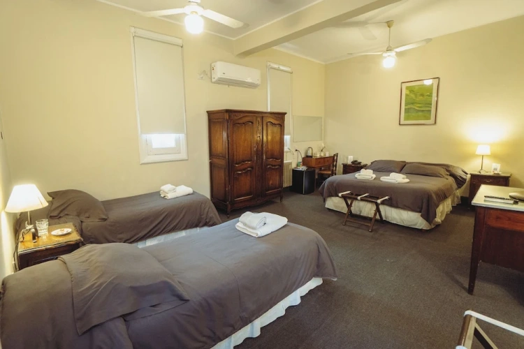 Superior Quadruple room with city view