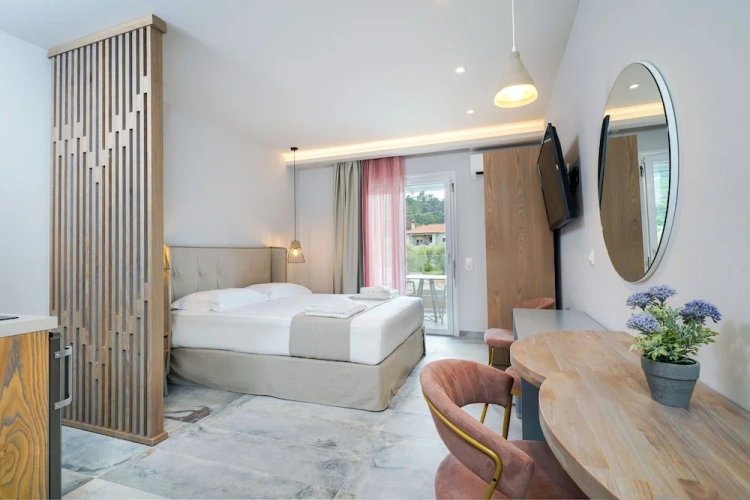Superior Double room with balcony and with pool view
