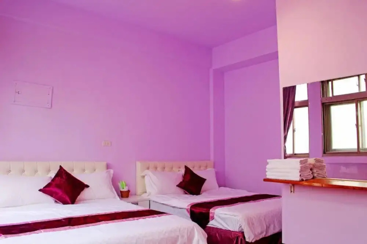 Wm & S - Hostel
